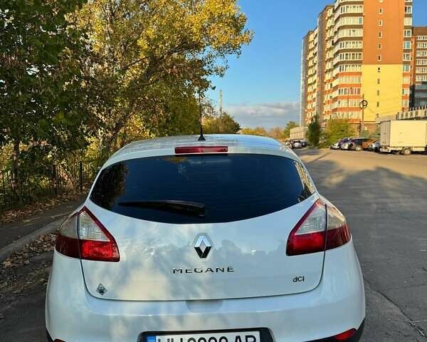 Білий Рено Меган, об'ємом двигуна 1.46 л та пробігом 173 тис. км за 7000 $, фото 10 на Automoto.ua