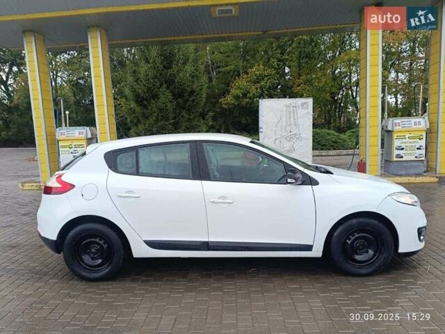 Рено Меган 2013 у Городок на Automoto.ua Білий Рено Меган, об'ємом двигуна 1.46 л та пробігом 210 тис. км за 6900 $, фото 8 на Automoto.ua