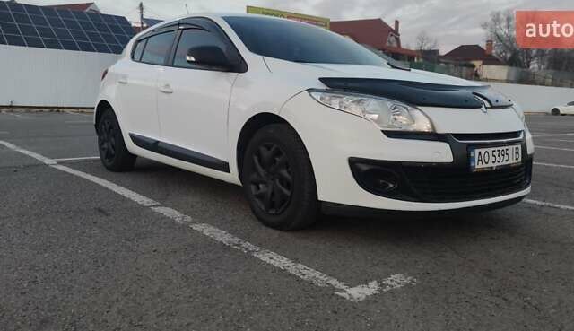 Белый Рено Меган, объемом двигателя 1.5 л и пробегом 330 тыс. км за 7500 $, фото 4 на Automoto.ua