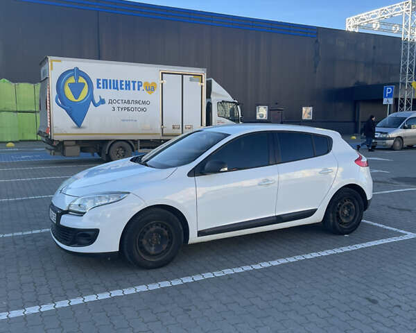 Белый Рено Меган, объемом двигателя 1.5 л и пробегом 224 тыс. км за 7200 $, фото 1 на Automoto.ua