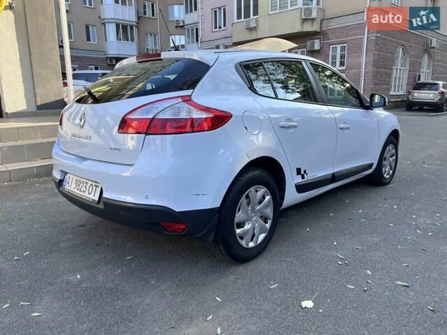 Белый Рено Меган, объемом двигателя 1.6 л и пробегом 193 тыс. км за 12100 $, фото 8 на Automoto.ua