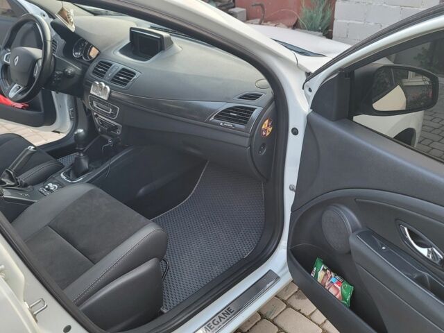 Белый Рено Меган, объемом двигателя 1.5 л и пробегом 320 тыс. км за 6500 $, фото 9 на Automoto.ua