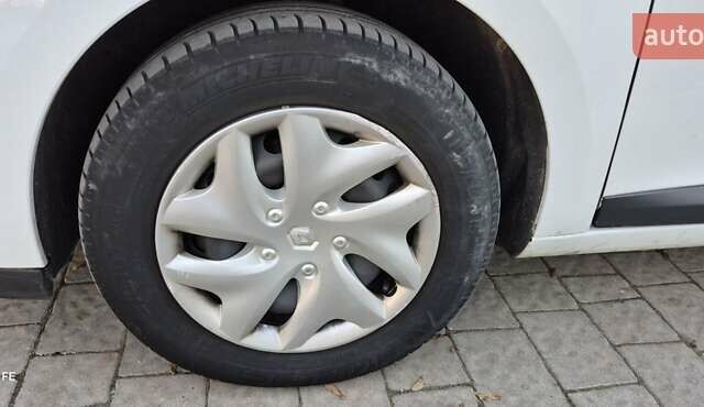 Білий Рено Меган, об'ємом двигуна 1.5 л та пробігом 232 тис. км за 8500 $, фото 9 на Automoto.ua