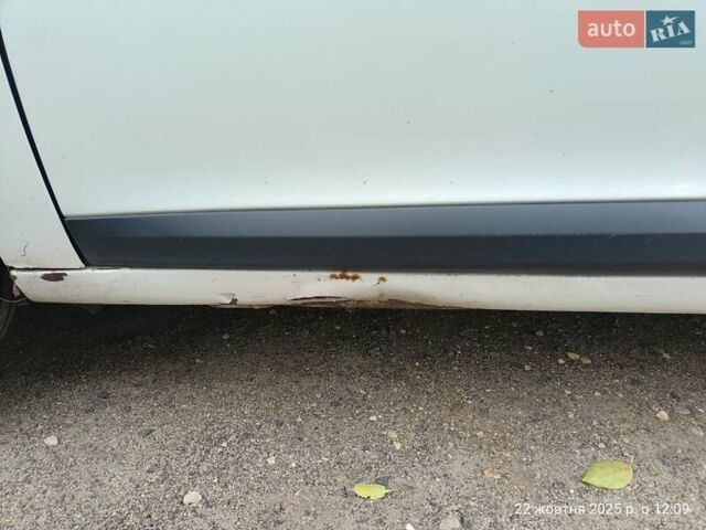 Белый Рено Меган, объемом двигателя 1.46 л и пробегом 179 тыс. км за 4500 $, фото 3 на Automoto.ua