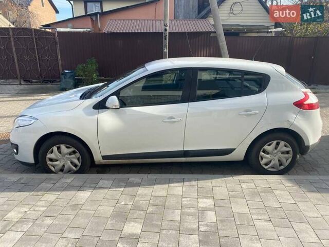 Белый Рено Меган, объемом двигателя 1.4 л и пробегом 229 тыс. км за 6300 $, фото 2 на Automoto.ua