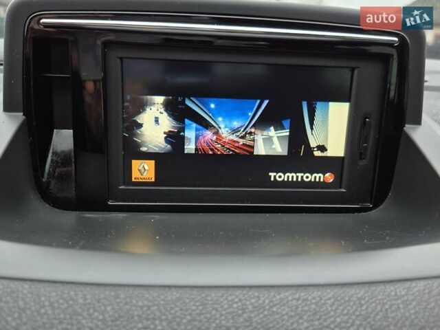 Білий Рено Меган, об'ємом двигуна 1.6 л та пробігом 209 тис. км за 6700 $, фото 4 на Automoto.ua