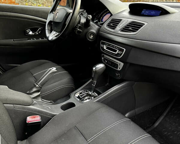 Белый Рено Меган, объемом двигателя 1.46 л и пробегом 175 тыс. км за 6500 $, фото 10 на Automoto.ua