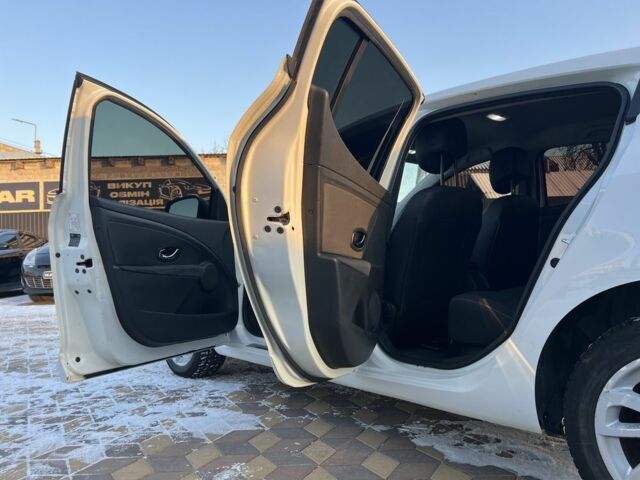 Белый Рено Меган, объемом двигателя 1.5 л и пробегом 320 тыс. км за 6450 $, фото 8 на Automoto.ua