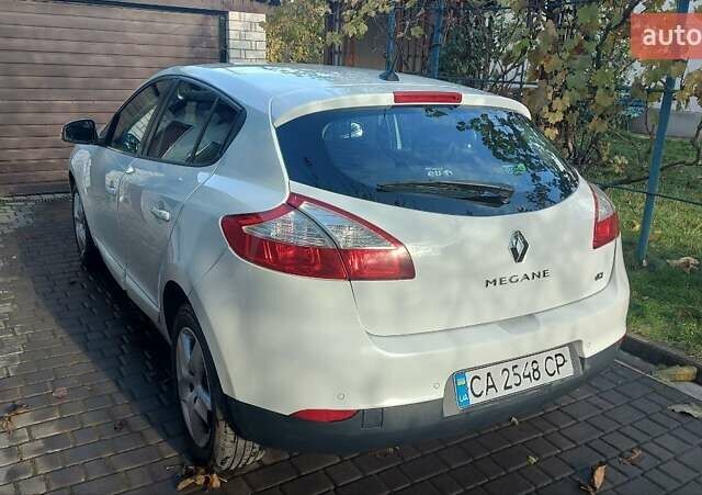 Белый Рено Меган, объемом двигателя 1.5 л и пробегом 314 тыс. км за 8000 $, фото 22 на Automoto.ua
