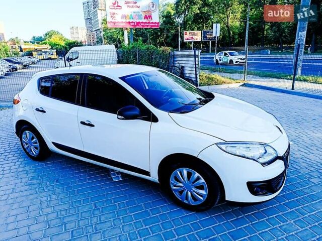 Білий Рено Меган, об'ємом двигуна 1.5 л та пробігом 227 тис. км за 7700 $, фото 23 на Automoto.ua