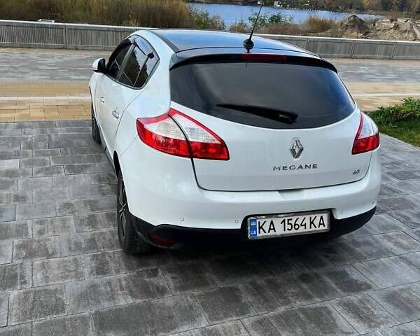 Рено Меган 2013 в Киеве на Automoto.ua Белый Рено Меган, объемом двигателя 1.5 л и пробегом 357 тыс. км за 6800 $, фото 3 на Automoto.ua