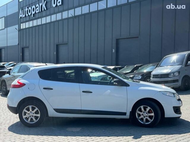 Белый Рено Меган, объемом двигателя 1.5 л и пробегом 242 тыс. км за 7490 $, фото 4 на Automoto.ua