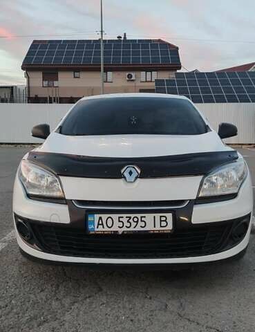 Белый Рено Меган, объемом двигателя 1.5 л и пробегом 330 тыс. км за 7500 $, фото 9 на Automoto.ua