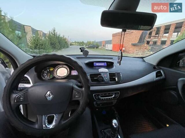 Білий Рено Меган, об'ємом двигуна 1.46 л та пробігом 194 тис. км за 7000 $, фото 10 на Automoto.ua