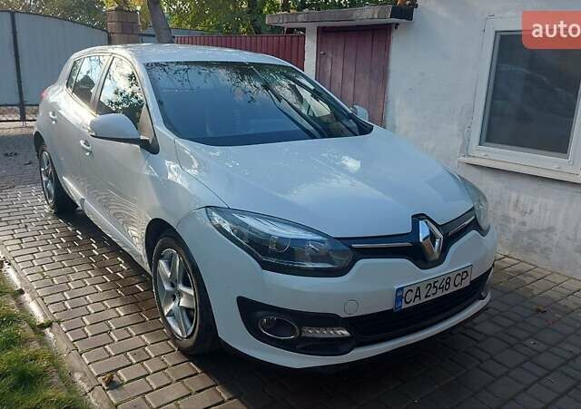 Белый Рено Меган, объемом двигателя 1.5 л и пробегом 314 тыс. км за 8000 $, фото 2 на Automoto.ua