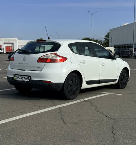 Белый Рено Меган, объемом двигателя 1.46 л и пробегом 224 тыс. км за 6700 $, фото 2 на Automoto.ua