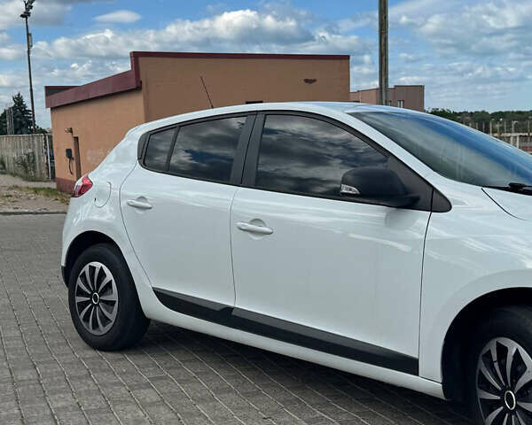 Білий Рено Меган, об'ємом двигуна 1.46 л та пробігом 280 тис. км за 5500 $, фото 4 на Automoto.ua