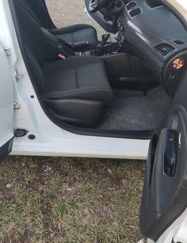 Белый Рено Меган, объемом двигателя 1.5 л и пробегом 330 тыс. км за 7500 $, фото 16 на Automoto.ua