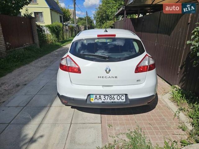Белый Рено Меган, объемом двигателя 1.46 л и пробегом 109 тыс. км за 9200 $, фото 2 на Automoto.ua