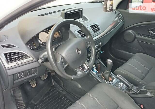 Білий Рено Меган, об'ємом двигуна 1.5 л та пробігом 201 тис. км за 7900 $, фото 10 на Automoto.ua