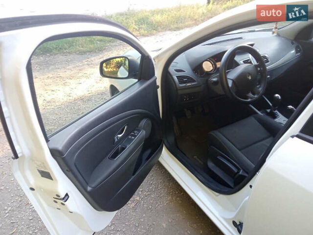Белый Рено Меган, объемом двигателя 1.46 л и пробегом 232 тыс. км за 6100 $, фото 6 на Automoto.ua