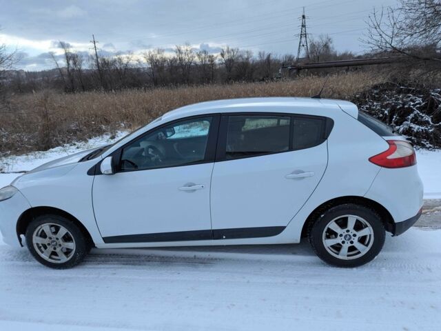 Білий Рено Меган, об'ємом двигуна 1.5 л та пробігом 234 тис. км за 5300 $, фото 2 на Automoto.ua