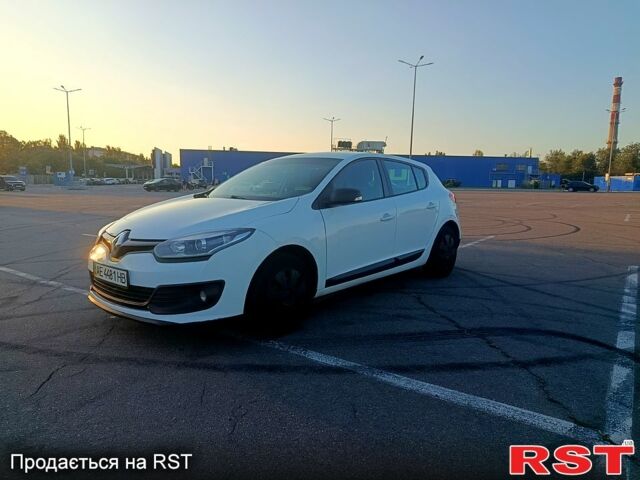 Рено Меган 2013 в Днепре (Днепропетровске) на Automoto.ua Белый Рено Меган, объемом двигателя 1.5 л и пробегом 222 тыс. км за 8000 $, фото 4 на Automoto.ua