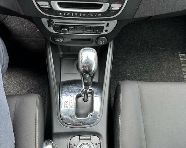 Білий Рено Меган, об'ємом двигуна 1.5 л та пробігом 208 тис. км за 5700 $, фото 9 на Automoto.ua