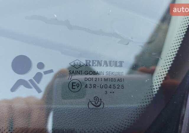 Белый Рено Меган, объемом двигателя 1.5 л и пробегом 314 тыс. км за 8000 $, фото 15 на Automoto.ua