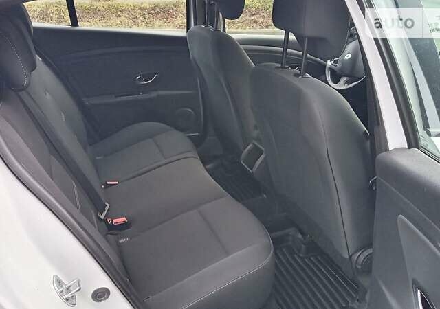 Білий Рено Меган, об'ємом двигуна 1.5 л та пробігом 201 тис. км за 7900 $, фото 13 на Automoto.ua