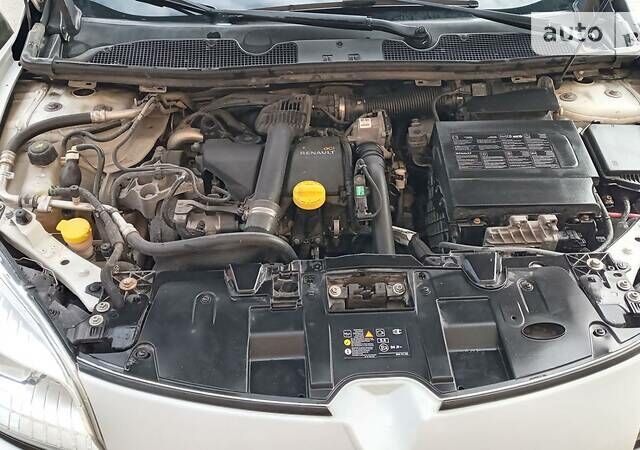 Білий Рено Меган, об'ємом двигуна 1.5 л та пробігом 201 тис. км за 7900 $, фото 14 на Automoto.ua