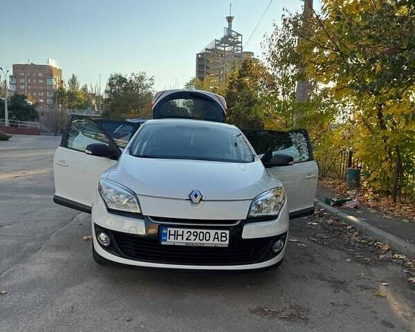 Білий Рено Меган, об'ємом двигуна 1.46 л та пробігом 173 тис. км за 7000 $, фото 5 на Automoto.ua