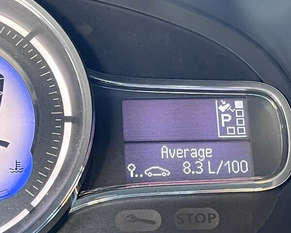 Белый Рено Меган, объемом двигателя 1.6 л и пробегом 193 тыс. км за 12100 $, фото 2 на Automoto.ua