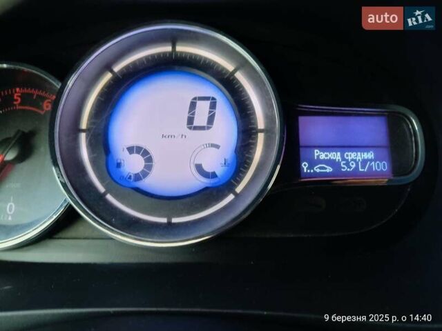 Білий Рено Меган, об'ємом двигуна 1.46 л та пробігом 175 тис. км за 6000 $, фото 1 на Automoto.ua
