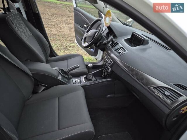 Білий Рено Меган, об'ємом двигуна 1.6 л та пробігом 209 тис. км за 6700 $, фото 16 на Automoto.ua