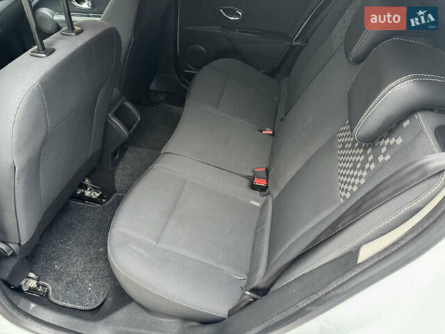 Білий Рено Меган, об'ємом двигуна 1.5 л та пробігом 208 тис. км за 5700 $, фото 13 на Automoto.ua