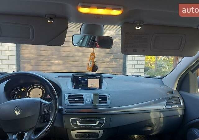 Белый Рено Меган, объемом двигателя 1.5 л и пробегом 314 тыс. км за 8000 $, фото 10 на Automoto.ua