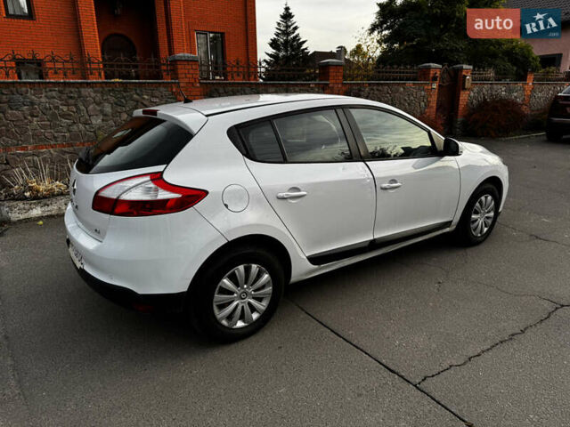 Белый Рено Меган, объемом двигателя 1.46 л и пробегом 175 тыс. км за 6500 $, фото 1 на Automoto.ua