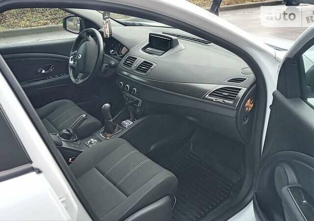 Білий Рено Меган, об'ємом двигуна 1.5 л та пробігом 201 тис. км за 7900 $, фото 12 на Automoto.ua