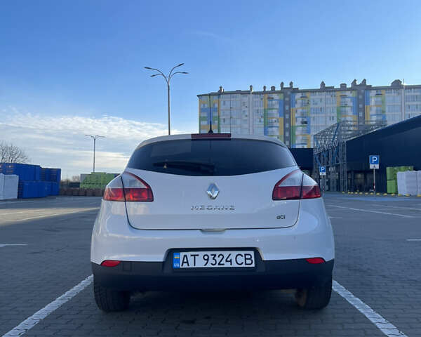 Белый Рено Меган, объемом двигателя 1.5 л и пробегом 224 тыс. км за 7200 $, фото 12 на Automoto.ua