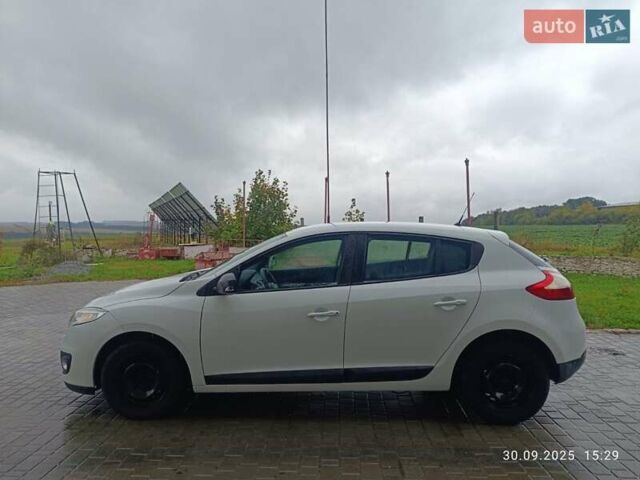 Рено Меган 2013 у Городок на Automoto.ua Білий Рено Меган, об'ємом двигуна 1.46 л та пробігом 210 тис. км за 6900 $, фото 5 на Automoto.ua