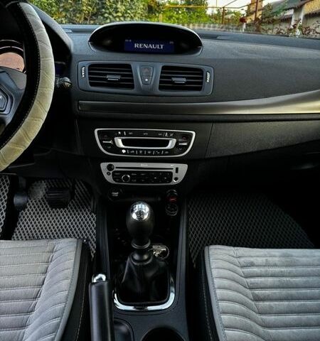 Білий Рено Меган, об'ємом двигуна 1.2 л та пробігом 170 тис. км за 7800 $, фото 7 на Automoto.ua