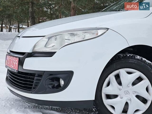 Білий Рено Меган, об'ємом двигуна 1.5 л та пробігом 252 тис. км за 5850 $, фото 18 на Automoto.ua