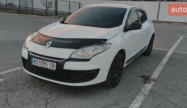 Белый Рено Меган, объемом двигателя 1.5 л и пробегом 330 тыс. км за 7500 $, фото 8 на Automoto.ua