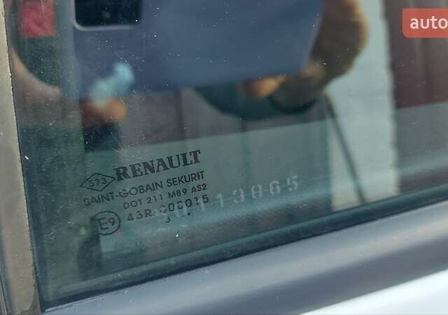 Белый Рено Меган, объемом двигателя 1.5 л и пробегом 314 тыс. км за 8000 $, фото 12 на Automoto.ua