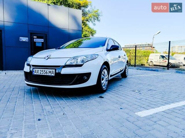 Білий Рено Меган, об'ємом двигуна 1.5 л та пробігом 227 тис. км за 7700 $, фото 5 на Automoto.ua