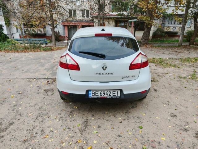 Белый Рено Меган, объемом двигателя 1.5 л и пробегом 232 тыс. км за 5600 $, фото 3 на Automoto.ua