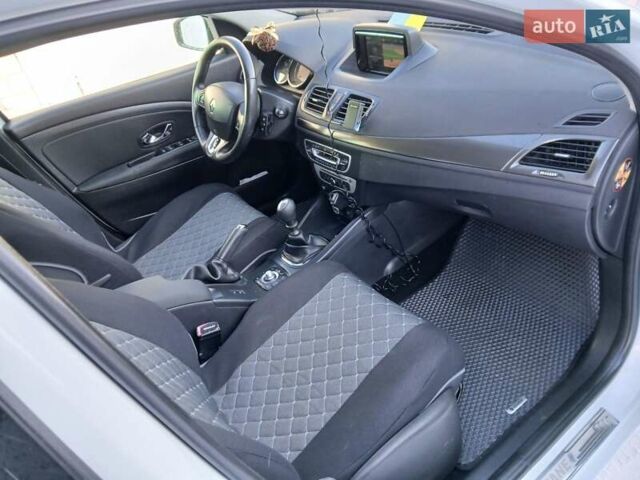 Білий Рено Меган, об'ємом двигуна 1.5 л та пробігом 231 тис. км за 7450 $, фото 4 на Automoto.ua