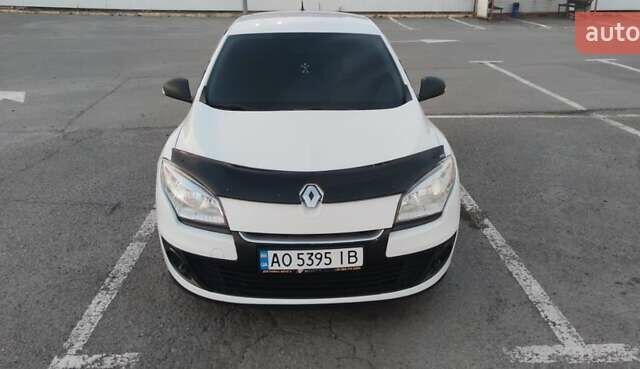 Белый Рено Меган, объемом двигателя 1.5 л и пробегом 330 тыс. км за 7500 $, фото 1 на Automoto.ua