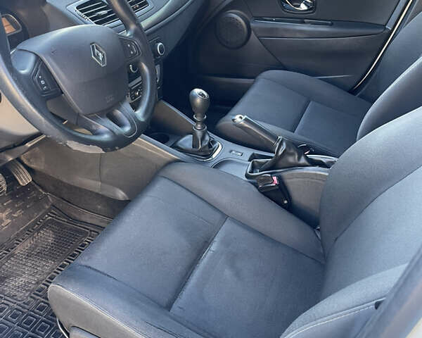 Белый Рено Меган, объемом двигателя 1.5 л и пробегом 224 тыс. км за 7200 $, фото 30 на Automoto.ua